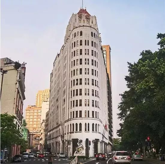 历史 正文  爱群大厦建于1934年初,是当时华南地区最高的建筑物,又是