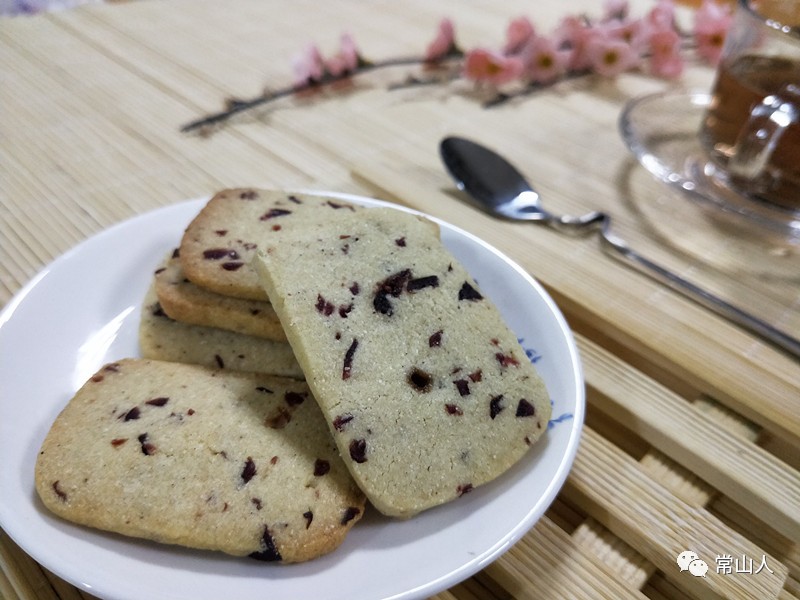 每周一膳丨【常山县中医院】跟我学做食疗药膳(26)薏米蔓越莓饼干