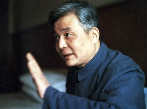 邓稼先(1924—1986),安徽怀宁人,中国科学院院士,著名核物理学家,是