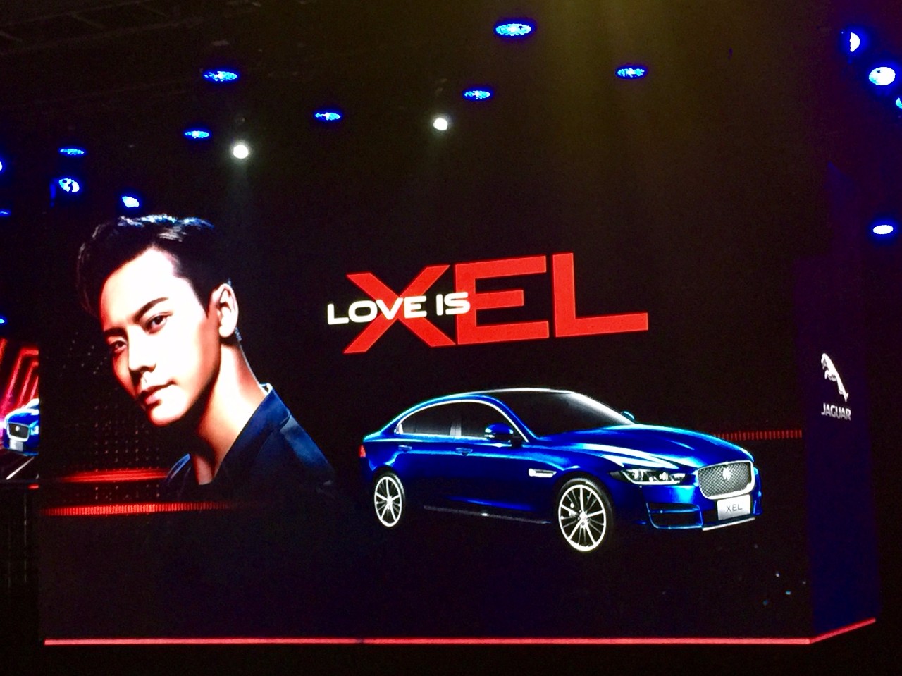 新捷豹xel选择了年轻偶像陈伟霆作为产品代言人