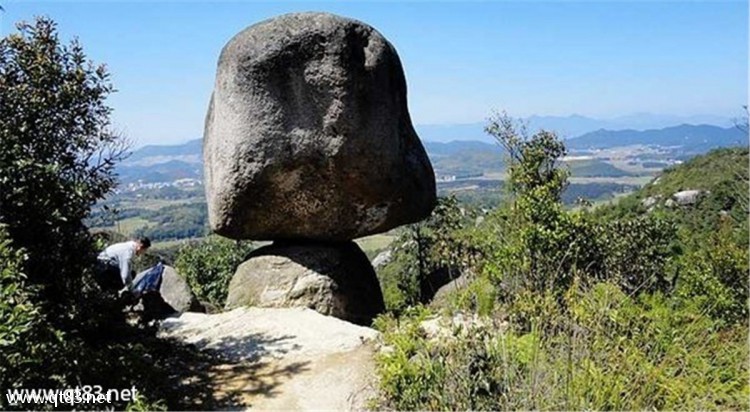 旅游 正文  景区简介麦斜岩位于仙游县城北约35公里的钟山镇麦斜村