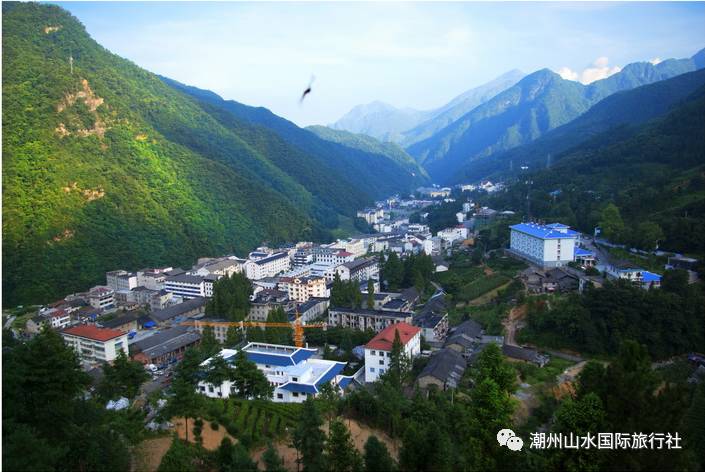 山水国旅雪趣宜昌神农架双飞五日游