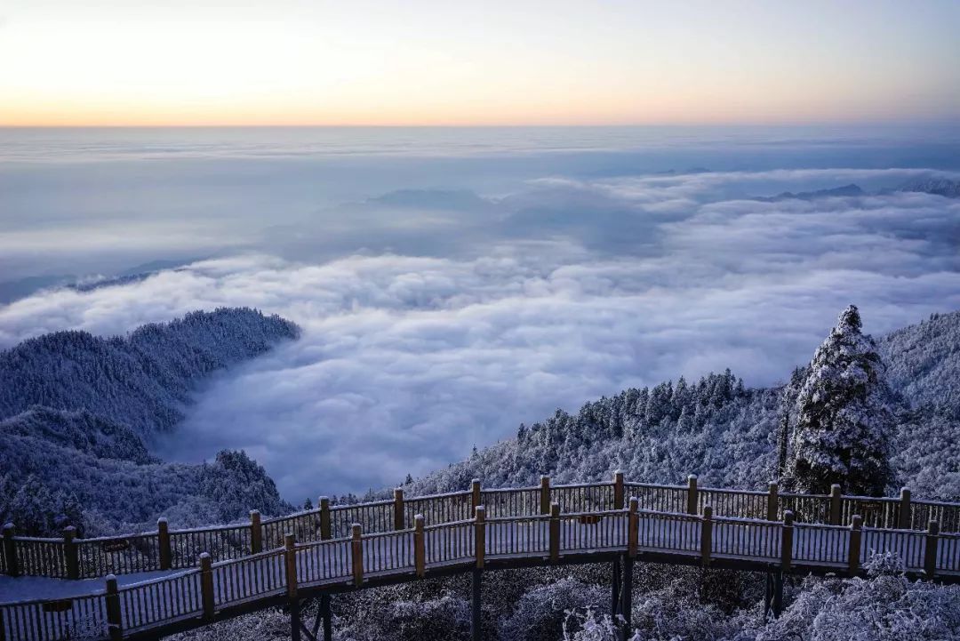 西岭雪山冬日狂欢节即将开幕!是时候去这片"梦幻冰雪胜地"尽情撒欢!