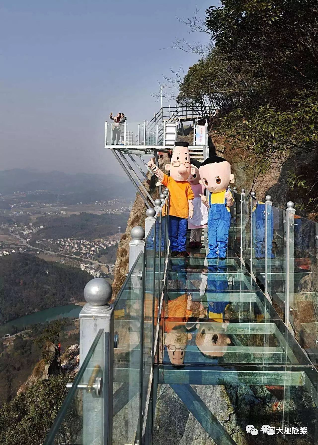 23飞龙在天玻璃桥首度面世,芜湖繁昌马仁奇峰,玻璃