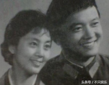 68岁王刚,三段婚姻三个妻,8岁儿子跟孙子同龄