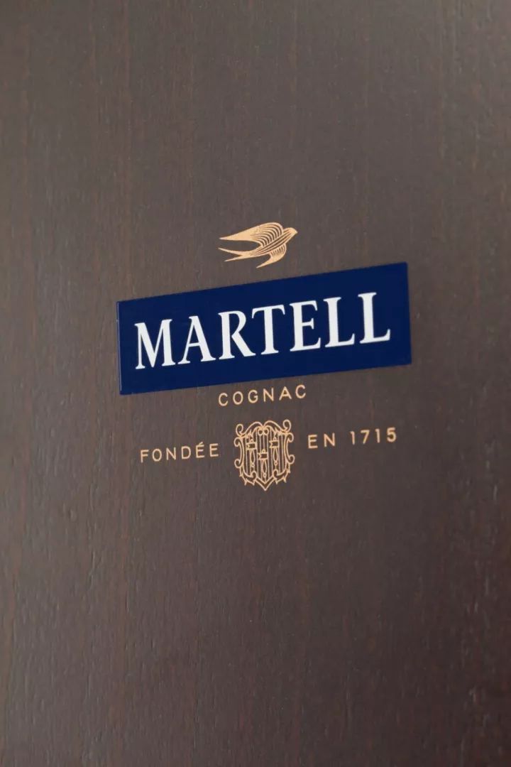 马爹利(martell)换新logo和包装