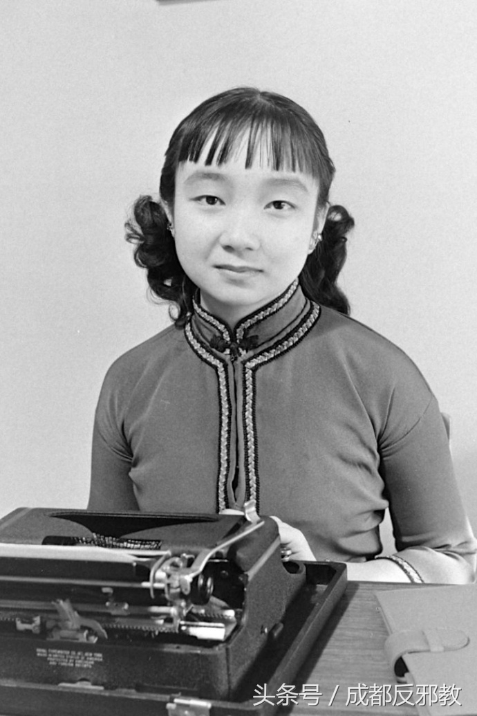 老照片:1944年林语堂的夫人及三个女儿