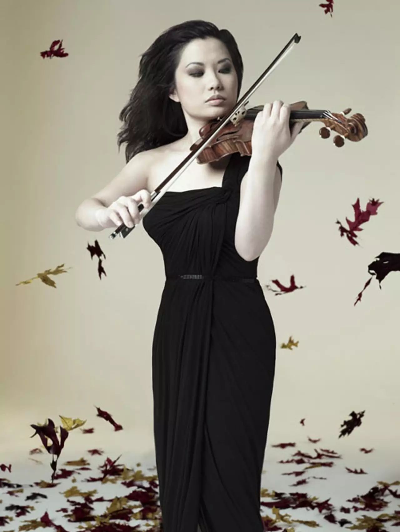 小提琴家莎拉.张,演绎帕格尼尼,柴科夫斯基作品