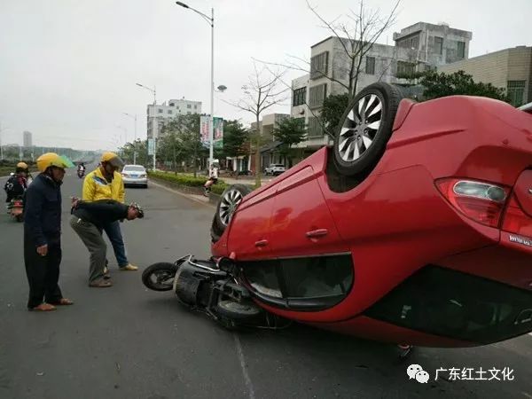 车祸现场在雷州市附城镇下广路段附中附近