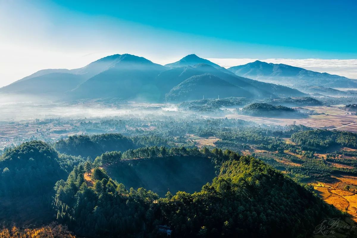 腾冲火山地质公园位于云南省西南部的腾冲和梁河县境内,是我国四大