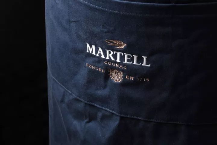 马爹利(martell)换新logo和包装