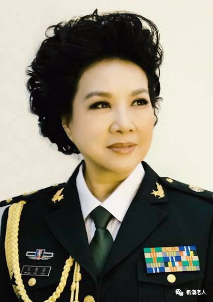 中国唯一女将军歌唱家总政国宝级演员她是真正的大师级艺术家