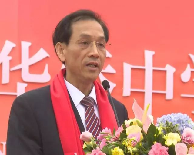 吴剑平 顺德华侨中学校长