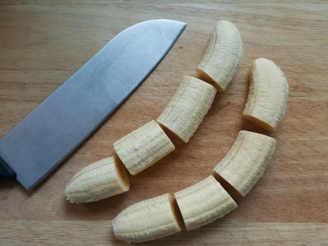 2. 香蕉切段