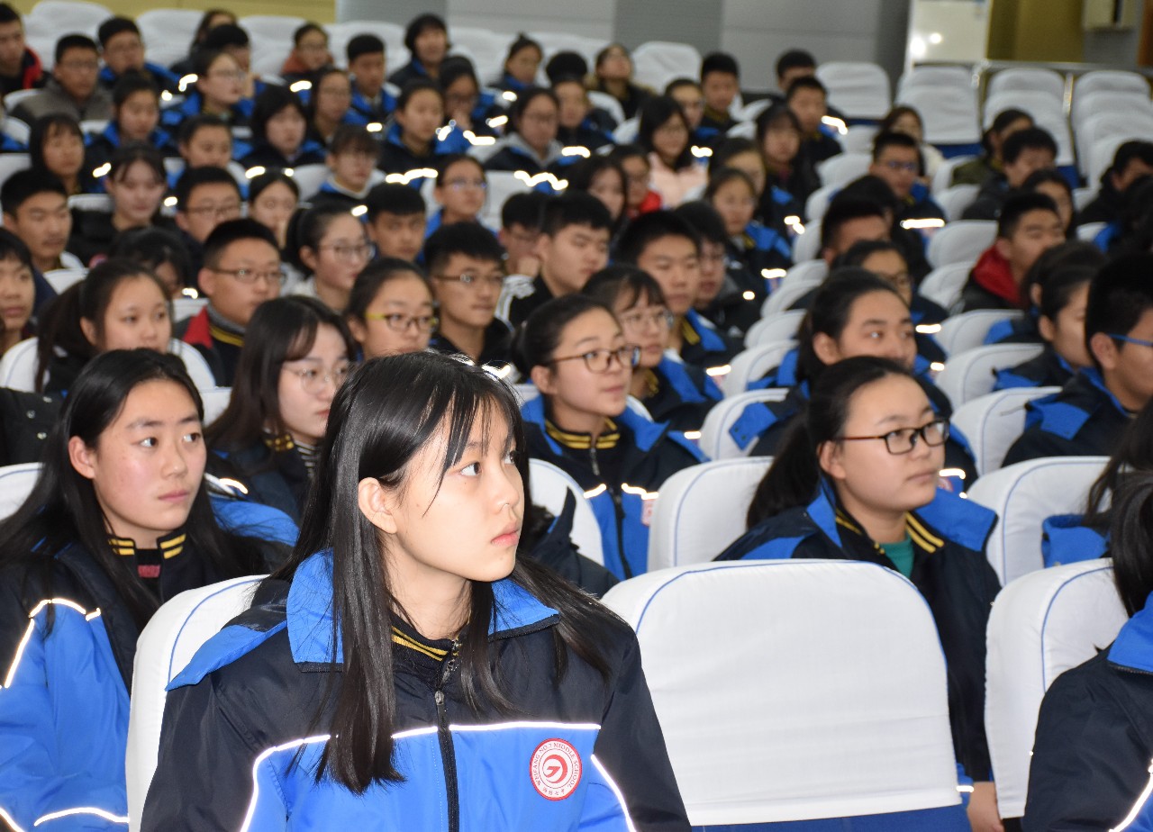 潍坊七中举办全球名校升学指导暨国际教育生涯规划讲座