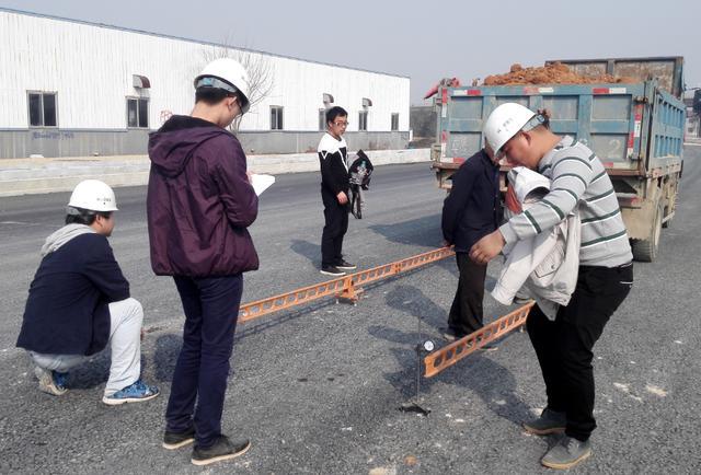 沥青混凝土路面施工总结