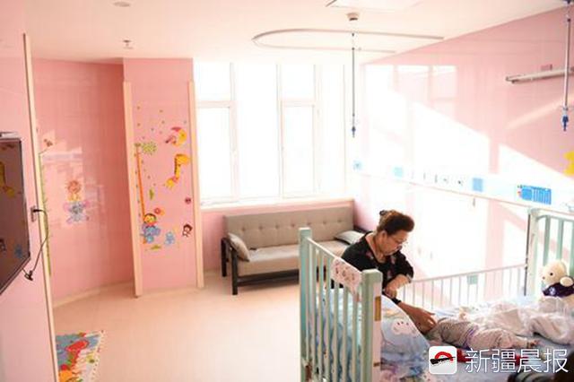 乌鲁木齐儿童医院新楼投用 共500个床位 病房