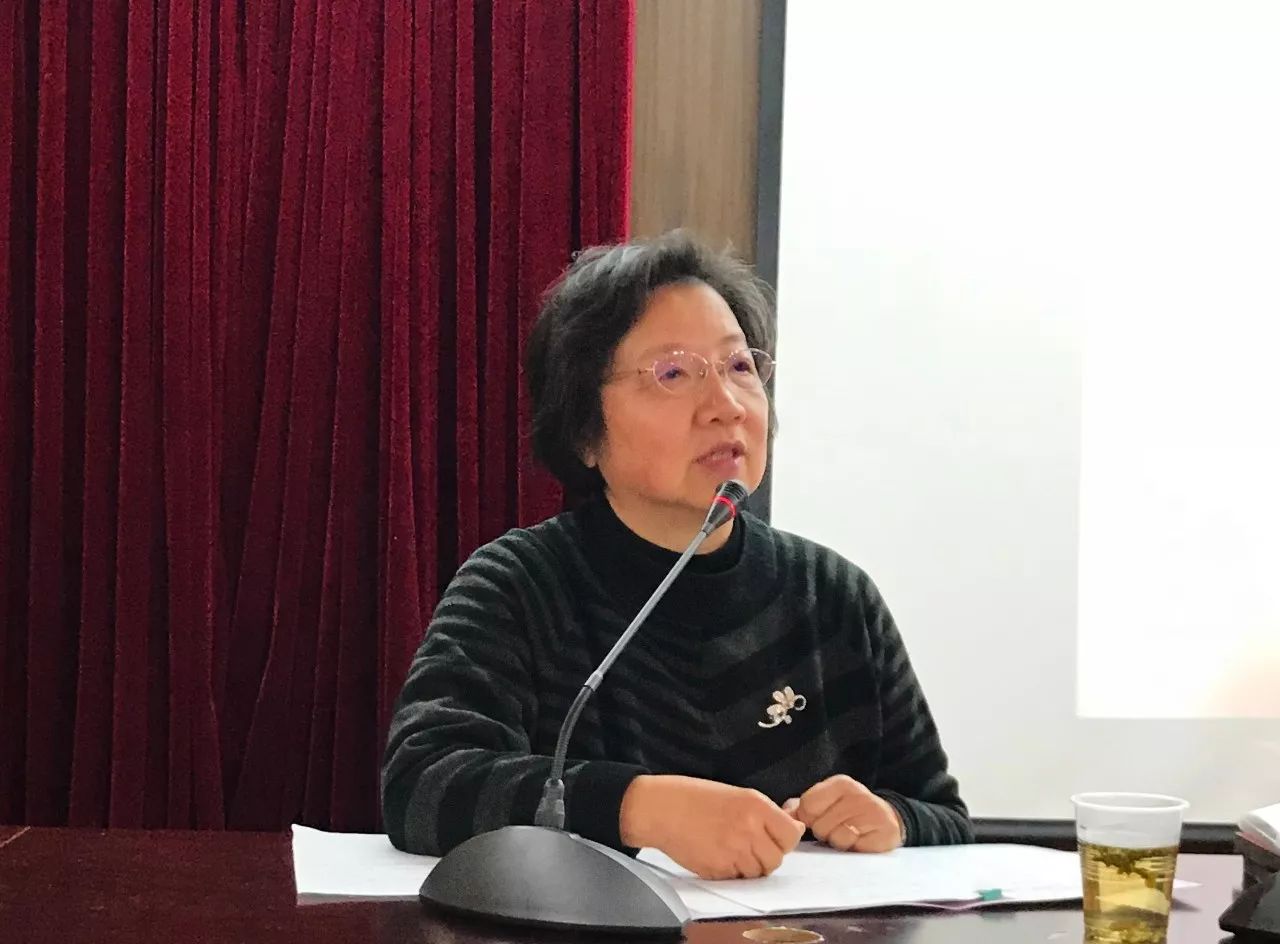 郑慧慧:曾任上海师范大学音乐学院副院长,舞蹈系主任,教授,舞蹈教育