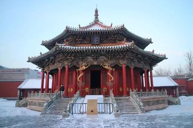 它是中国目前仅存的最完整的两大古代宫殿建筑群之一.