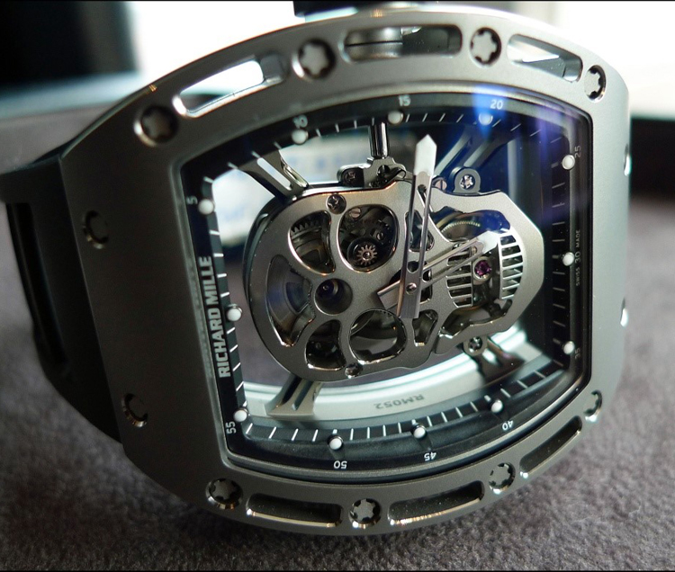 上海徐汇区理查德米勒手表回收RM052骷髅头手表是不是比成龙五百万的手表骚气  　　