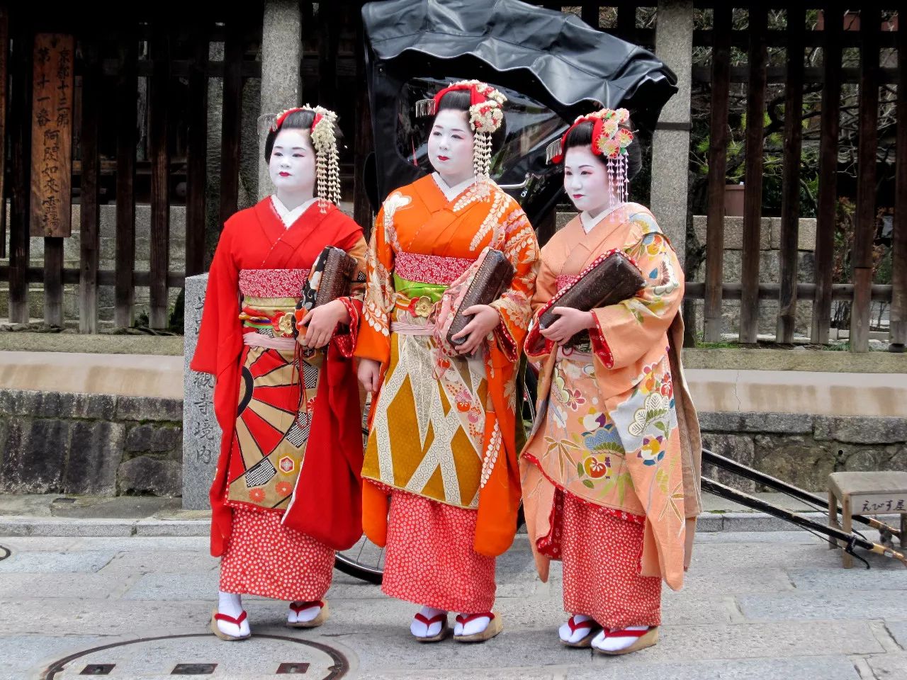 日本女人为什么背枕头