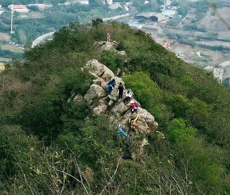 山下有仑山水库.高骊山长约4