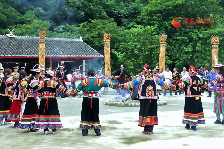 甘肃人口及民族_甘肃民族师范学院(3)