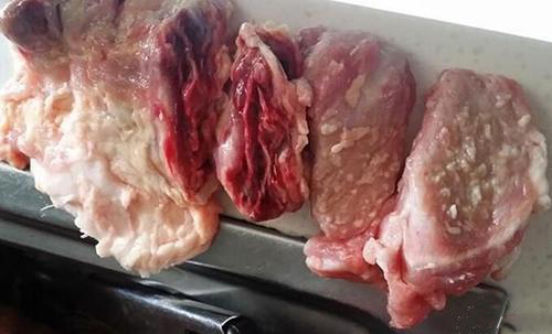 猪肉常吃,为了家人健康,学会一眼识别死猪肉,母猪肉,注水肉!