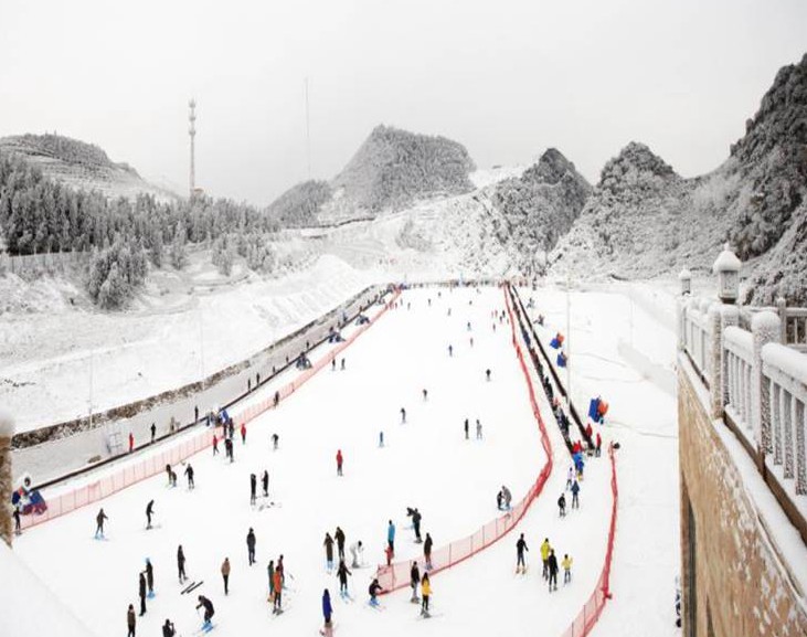 雷竞技RAYBET滑雪畅享冬日的速度与激情(图6)