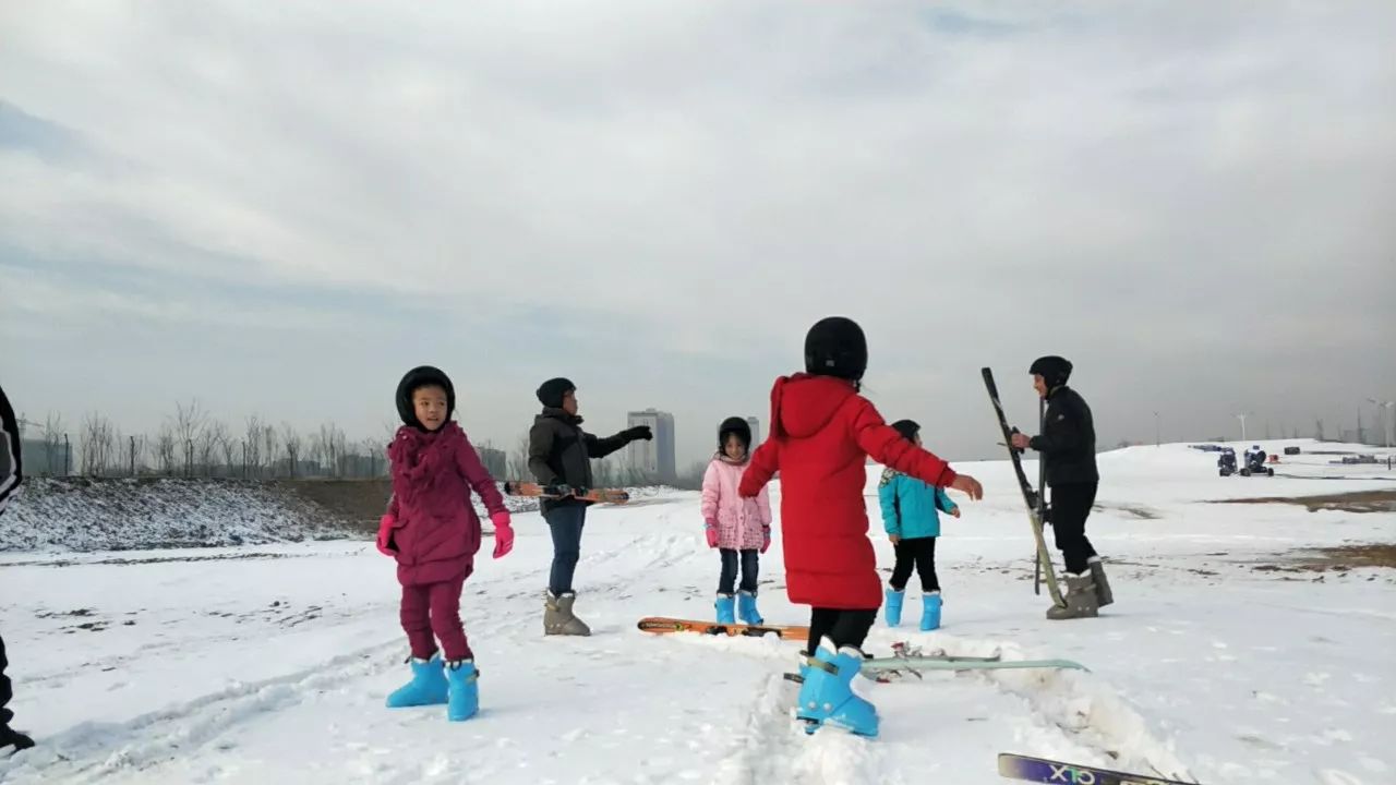 旅游 正文  一个相当大的滑雪场!