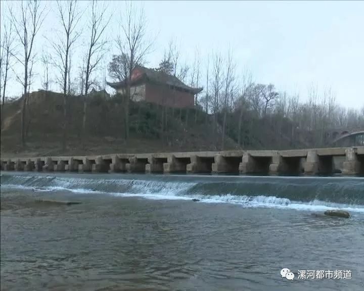 在叶县龙泉乡龙泉村北澧河之上,有一座饱经风霜的桥——澧河石桥.