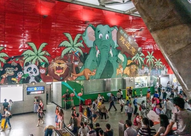 搞事情!广州地铁又玩出新高度,竟然把巨型宝船和动物园搬到地铁站?