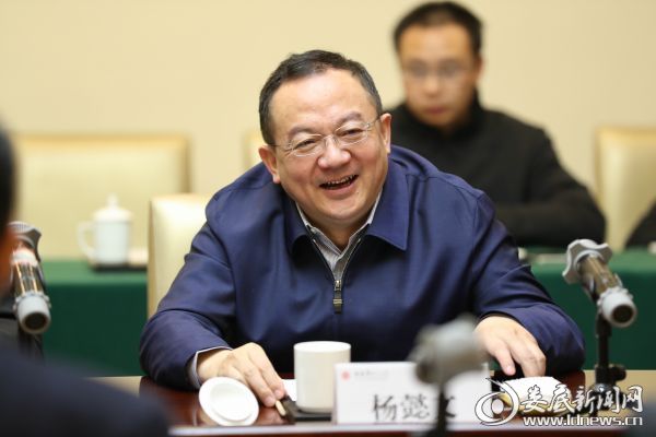 华凌集团董事长_华凌工贸集团米恩华