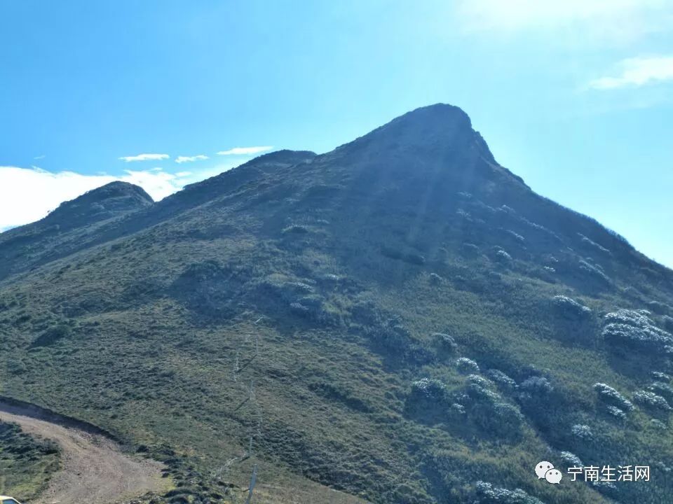 走进贝母山,体验"宁南之蓝",翱翔在一个离天空只有咫尺的地方