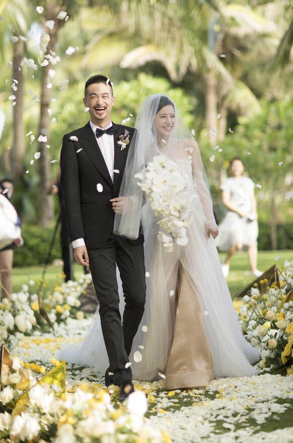 杨子姗与老公吴中天婚礼现场结婚照片合集