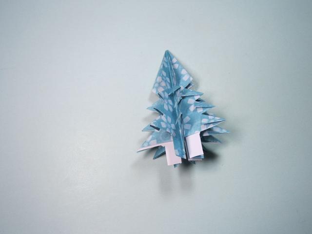 圣诞节手工折纸大全:圣诞树的折法步骤图解