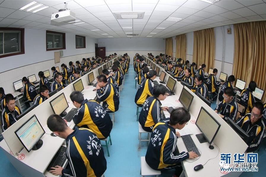 11月24日,河北省衡水市第学高三学生在进行2018年高考网名.