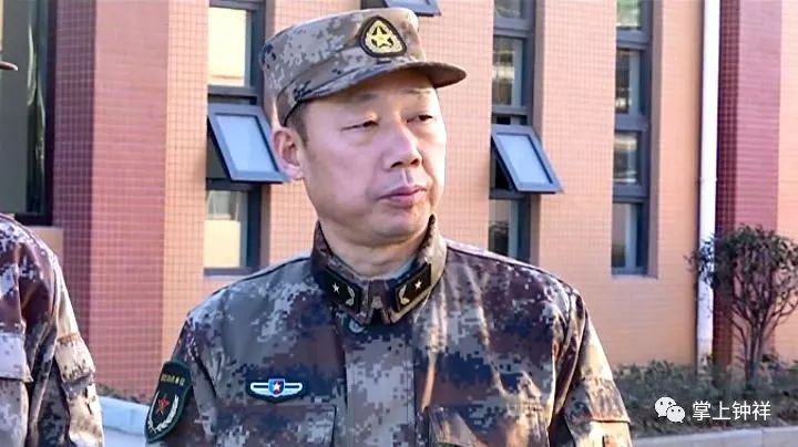 省军区副司令员杨万军指导钟祥人武部正规化建设达标