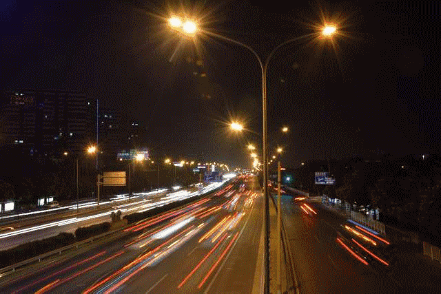 智能路灯节电器在城市道路照明中的应用