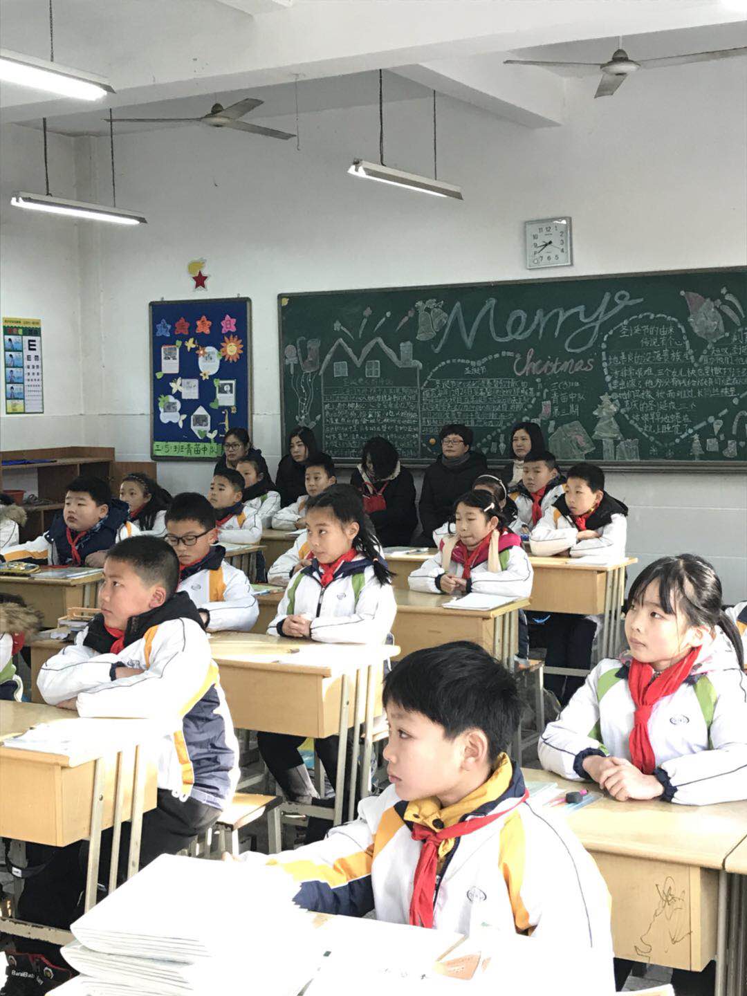 校园快讯家校携手静待花开光福中心小学智慧妈妈进校园家长开放日活动