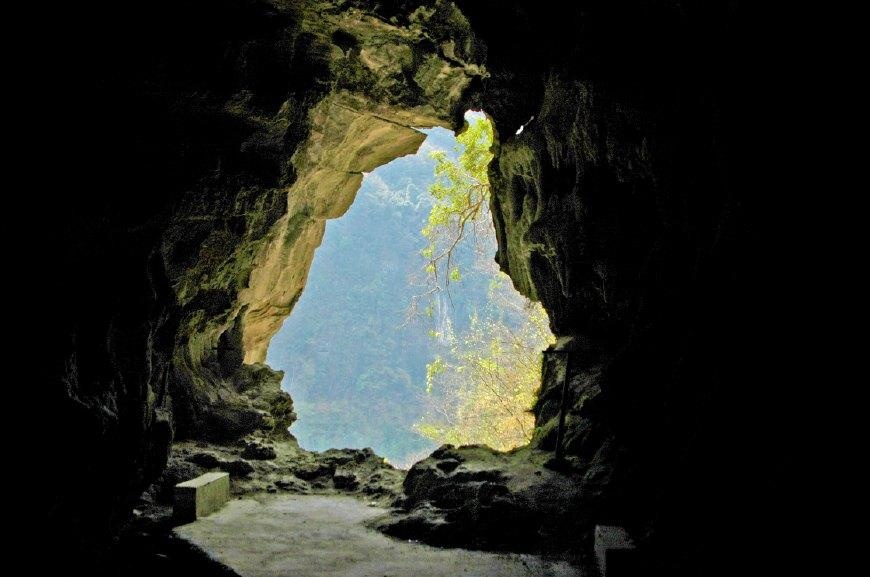 湖北五峰有个山洞 亿年滴水造万千景观