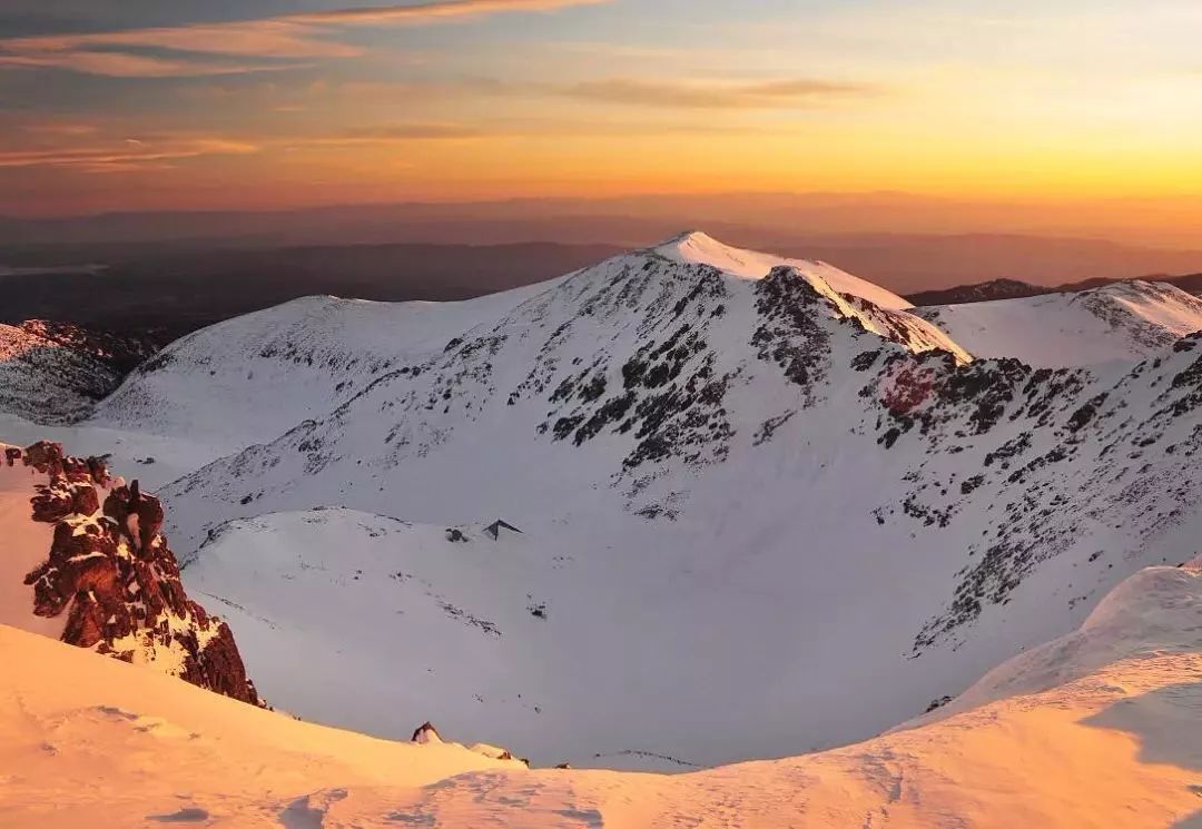 雪山日出