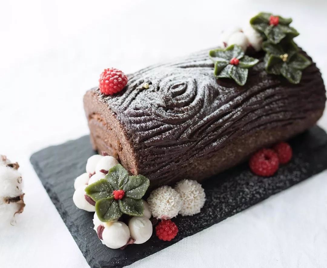 不需要任何裱花技巧，也能轻松get一颗又好看又好吃的圣诞树蛋糕?? - 哔哩哔哩