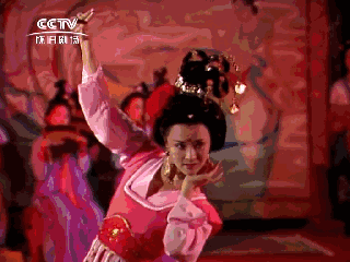 她被誉为东方美神,古典舞皇后,把中国舞蹈带到海外