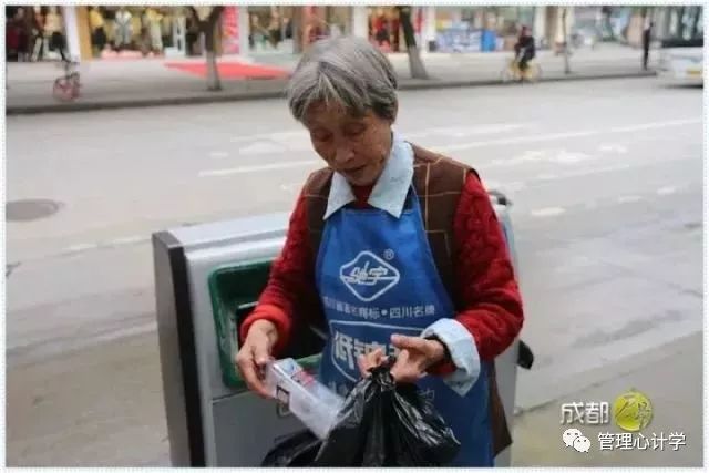 "她不死,我也死不成"这个故事看哭整个朋友圈