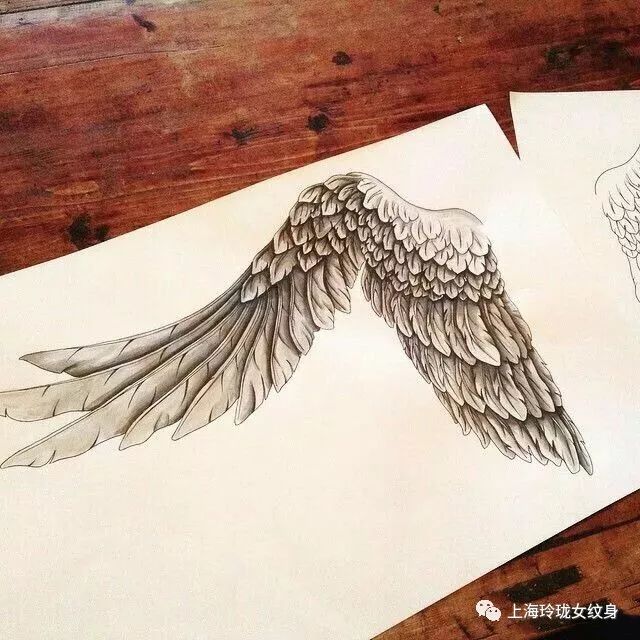 翅膀纹身