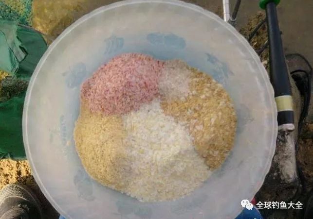 商品饵怎么混搭_爆炸钩怎么上饵图解(3)