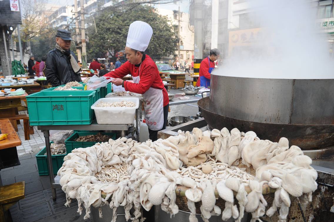 冬至到,羊肉俏!今天快去喝一碗热huo的羊肉汤!