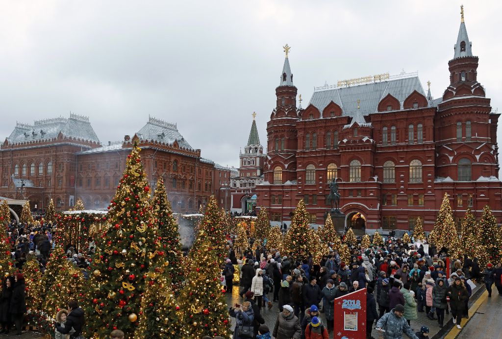 俄罗斯莫斯科:圣诞新年将至,红场一片欢乐