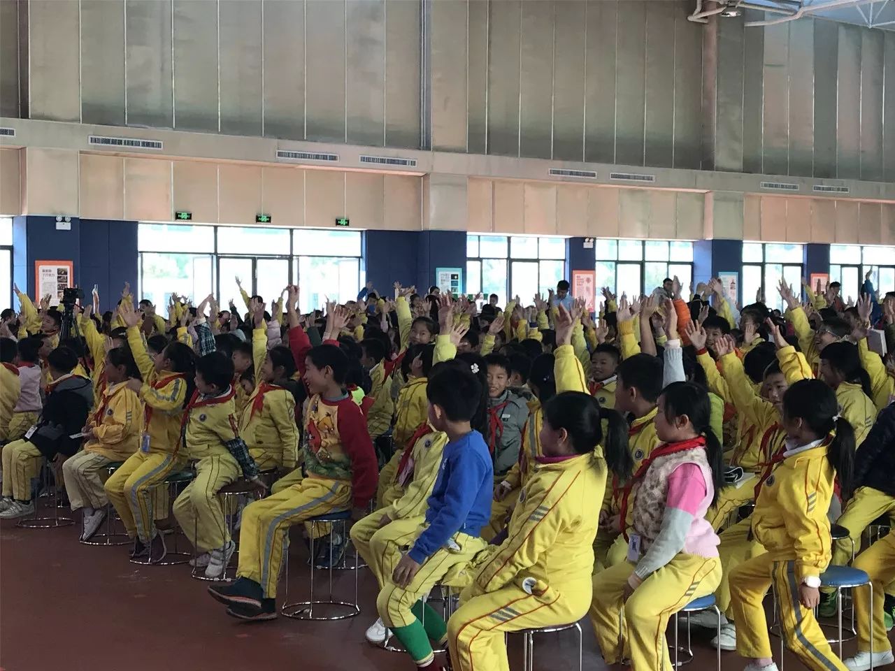 鲨鱼公园校园行 东莞市东城虎英小学第一届校园科技节拉开序幕